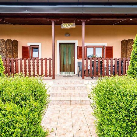 Amazing Apartment In Krnica With Kitchen Exterior foto